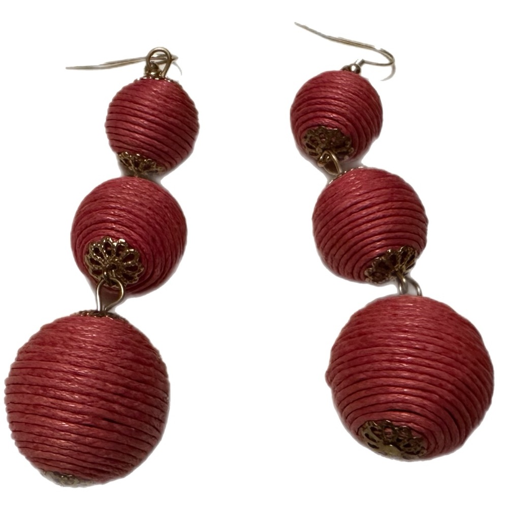 Earrings‎
